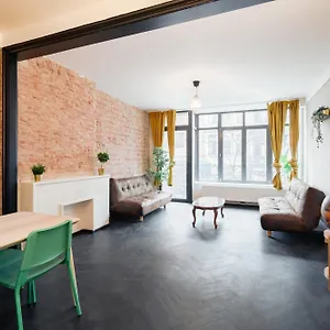 Appartement Charming And Spacious In The Heart Of Anvers